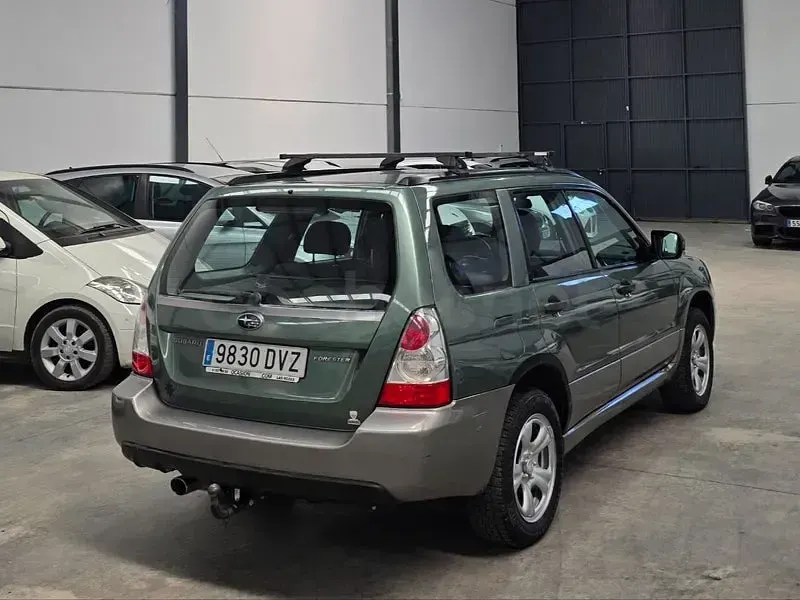 Usado Subaru Forester 158 CV (116 kW) 2006 Verde SUV