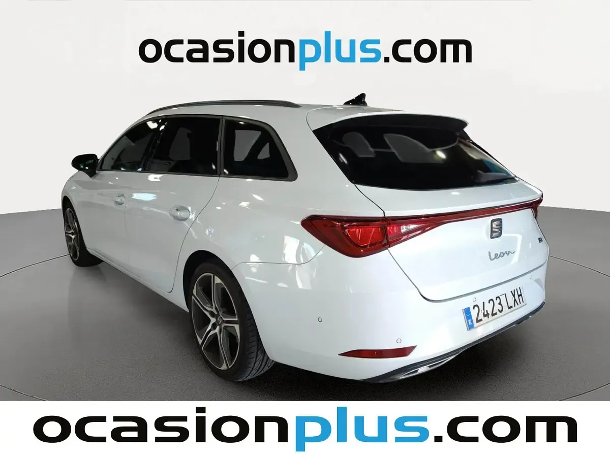 Usado Seat Leon FR 150 CV (110 kW) 2022 Blanco Utilitario