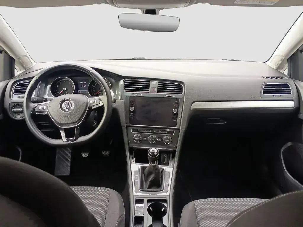 Usado VW Golf VII 110 CV (80 kW) 2018 Gris