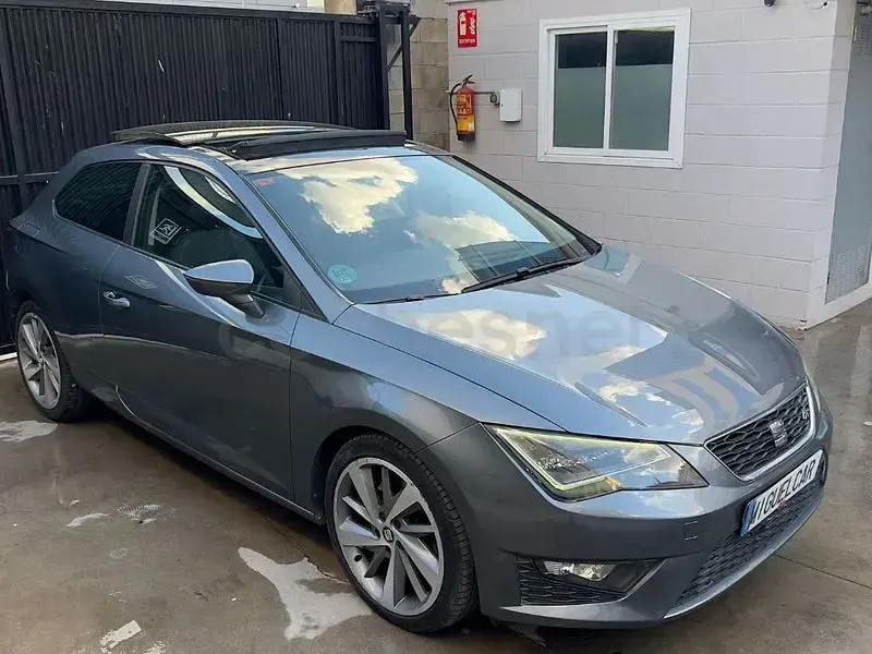Usado Seat Leon FR 180 CV (132 kW) 2014 Gris / plata Berlina
