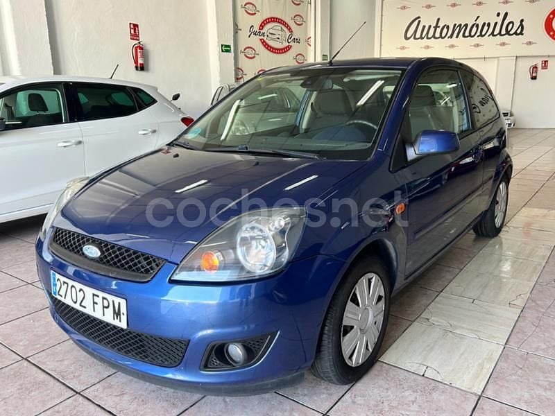 Azul Usado 2007 Ford Fiesta Utilitario | 3999 € (Un poco caro) - Imagen 1/4
