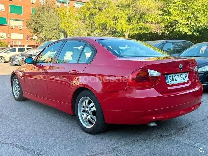 Usado BMW 318 122 CV (89 kW) 2007 Rojo Berlina