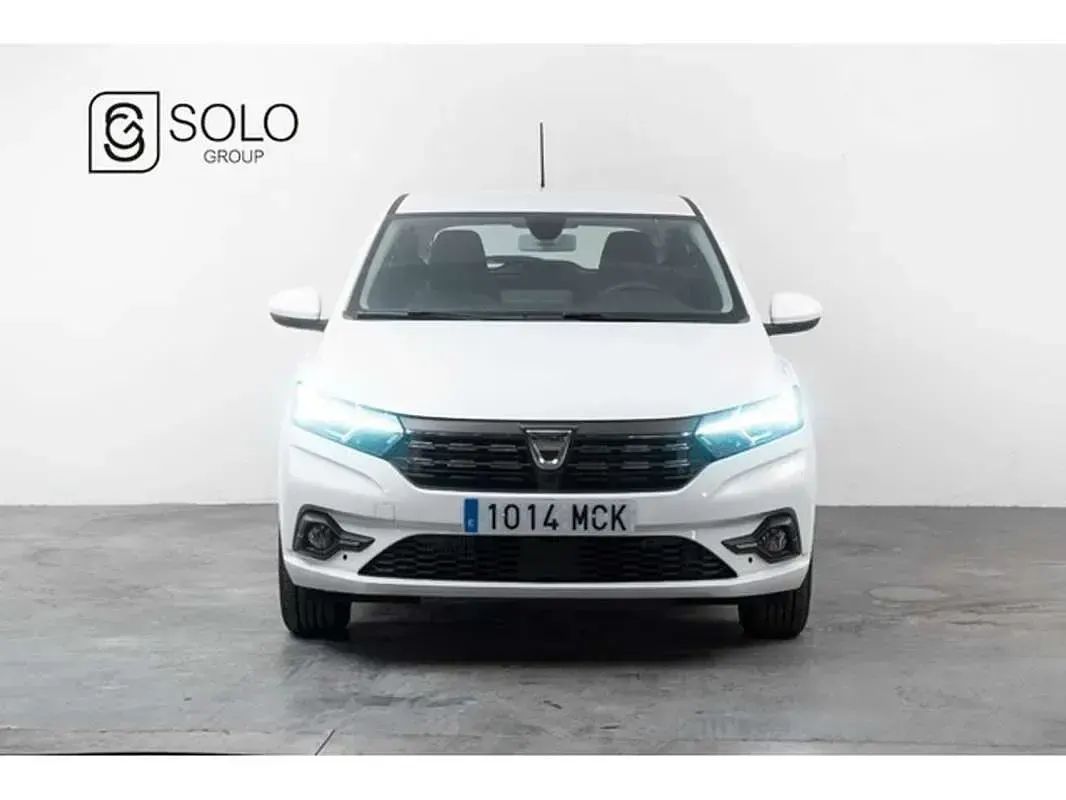 Usado Dacia Sandero Comfort 91 CV (66 kW) 2022 Blanco Utilitario