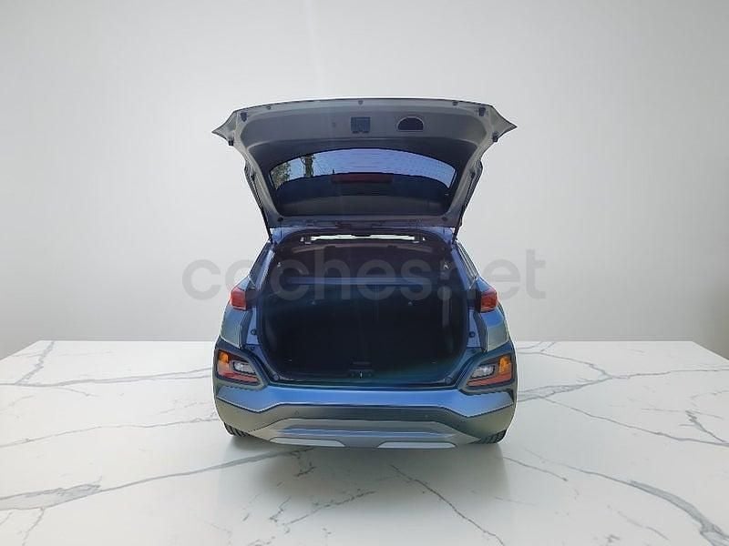 Usado Hyundai Kona 115 CV (84 kW) 2020 Gris / plata SUV