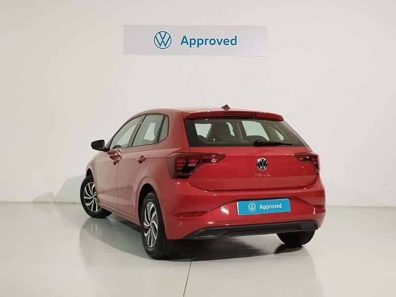 Usado VW Polo Life 95 CV (69 kW) 2023 Rojo Utilitario