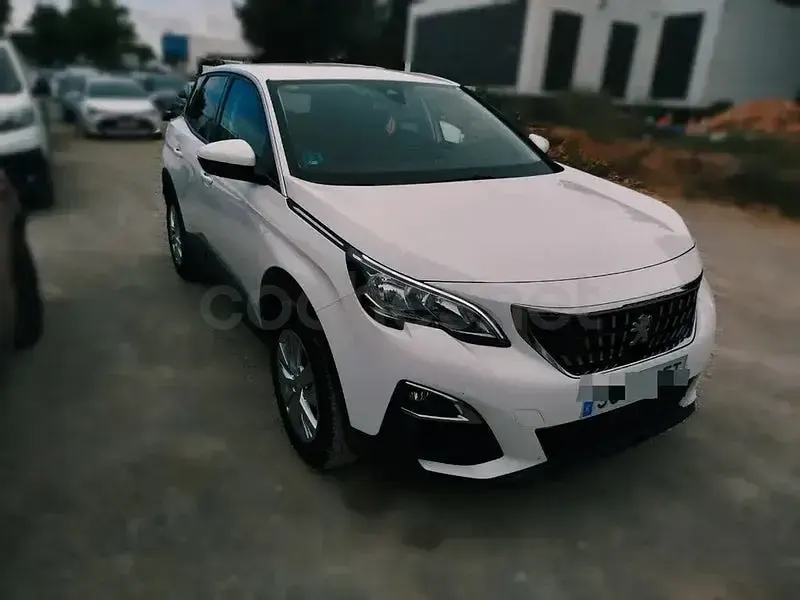 Usado Peugeot 3008 Active 130 CV (95 kW) 2020 Blanco SUV