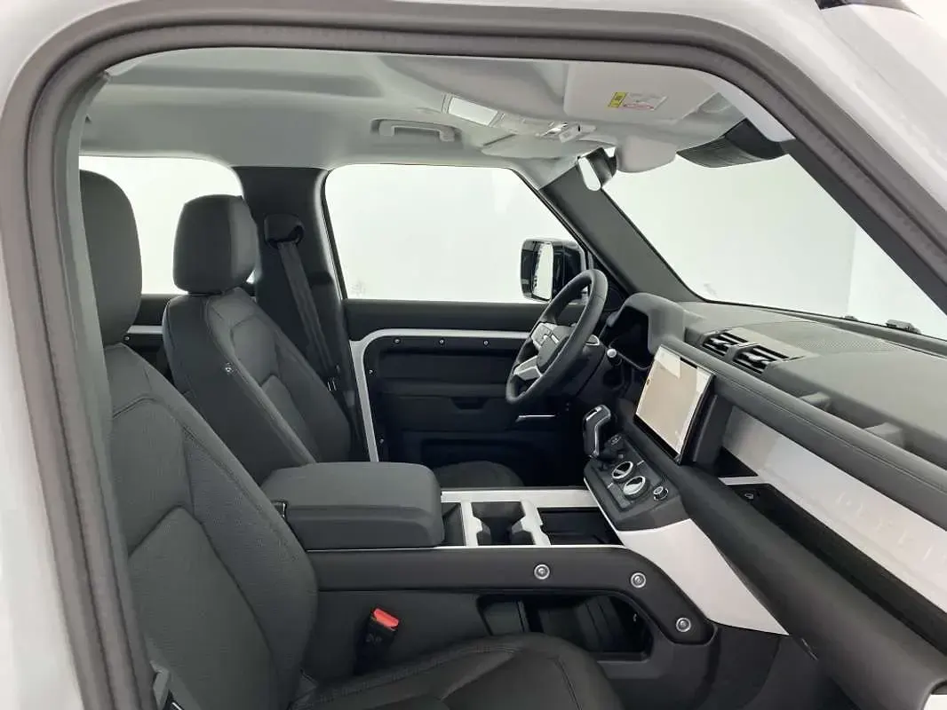 Usado Land Rover Defender S 249 CV (183 kW) 2025 Blanco SUV