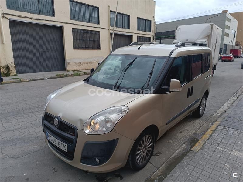 Beige Usado 2010 Fiat Doblò Emotion Monovolumen | 4900 € (Precio justo) - Imagen 1/4