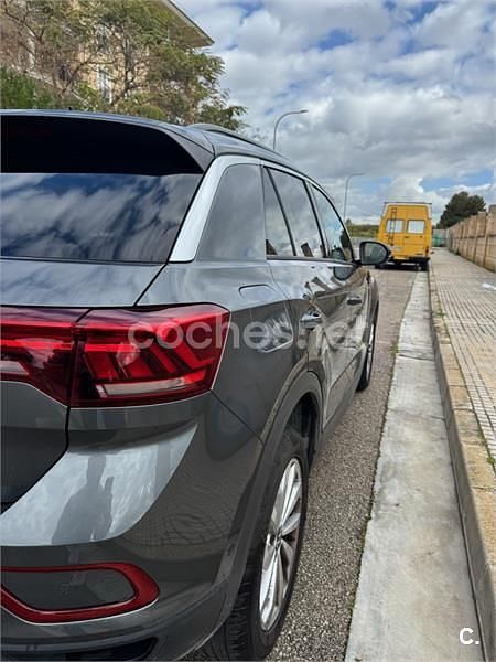 Usado VW T-Roc Life 110 CV (80 kW) 2022 Gris / plata SUV