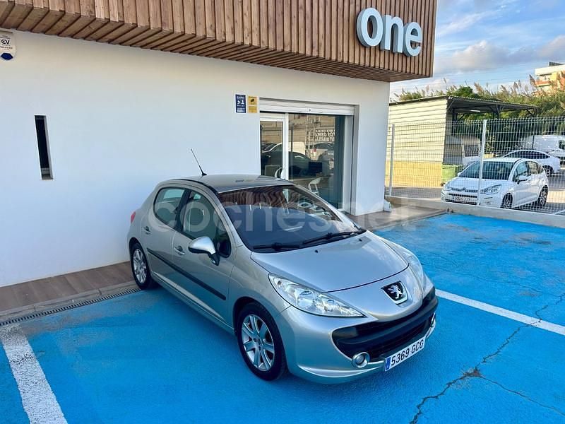 Gris / plata Usado 2009 Peugeot 207 Berlina | 4990 € (Precio justo) - Imagen 1/4