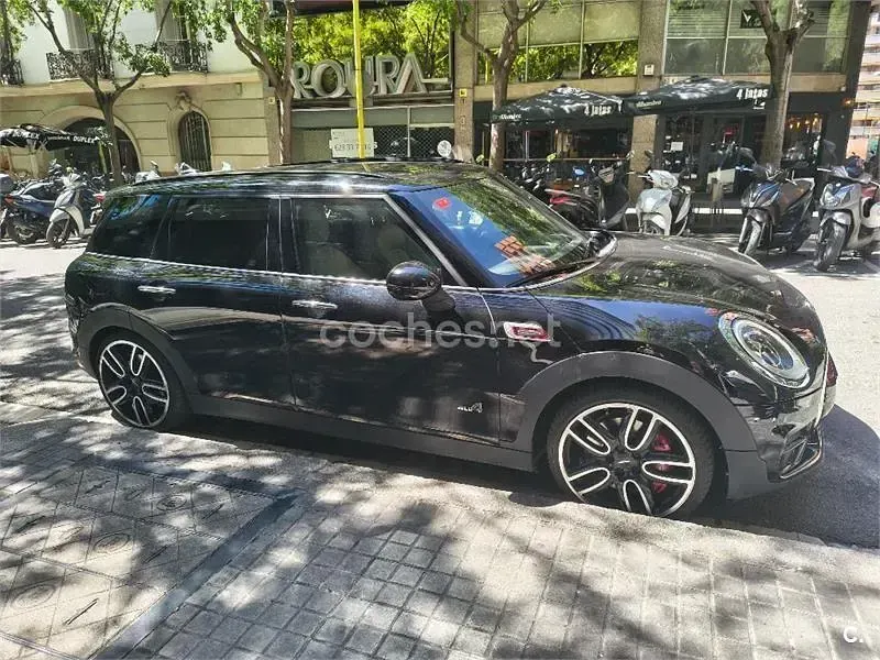 Usado Mini John Cooper Works Clubman 231 CV (169 kW) 2017 Negro Familiar