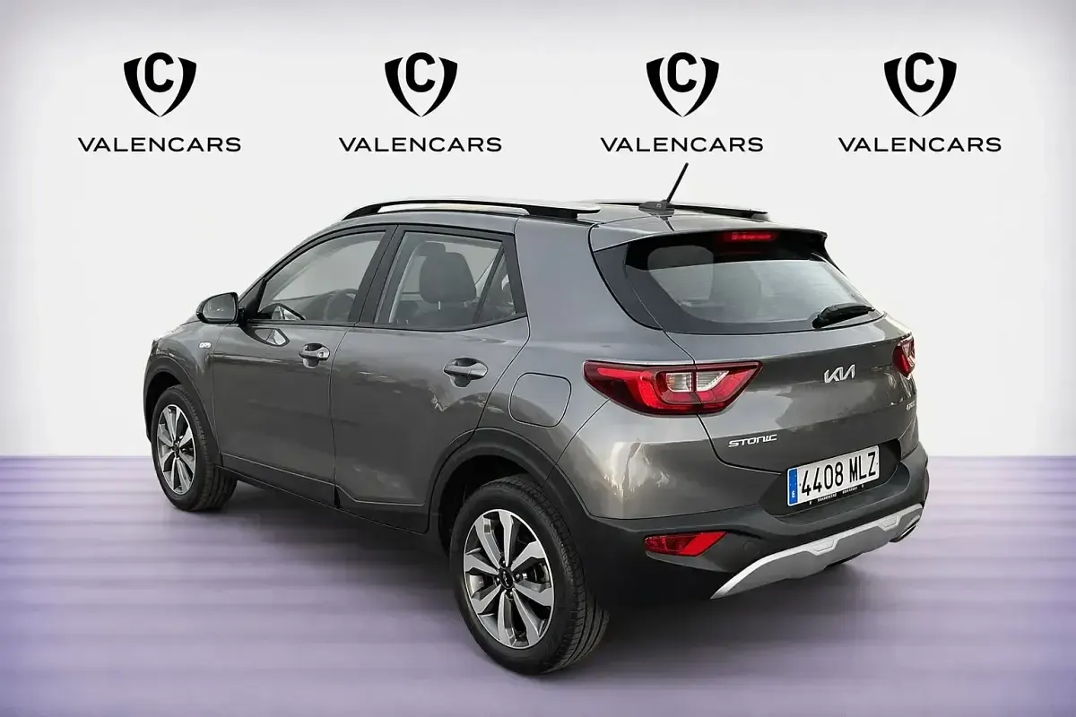 Begagnad Kia Stonic 84 HK (61 kW) 2024 Vit SUV