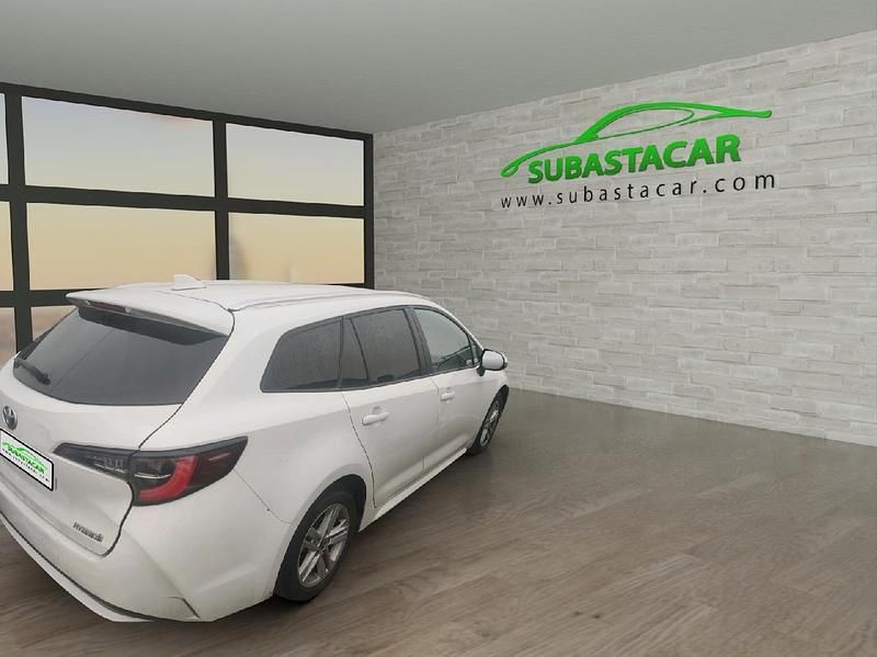 Usado Toyota Corolla Business Edition 122 CV (89 kW) 2022 Blanco Familiar