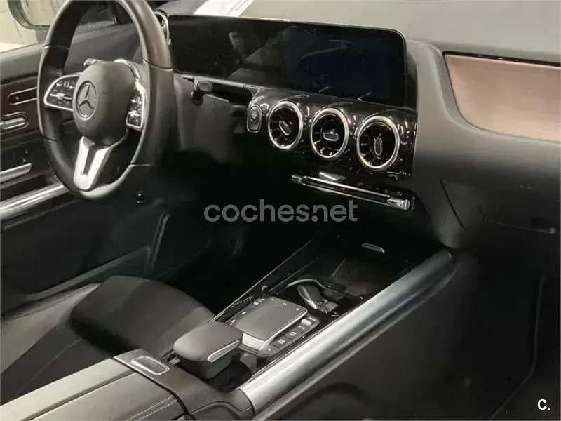 Usado Mercedes GLA250 224 CV (164 kW) 2023 Gris / plata SUV