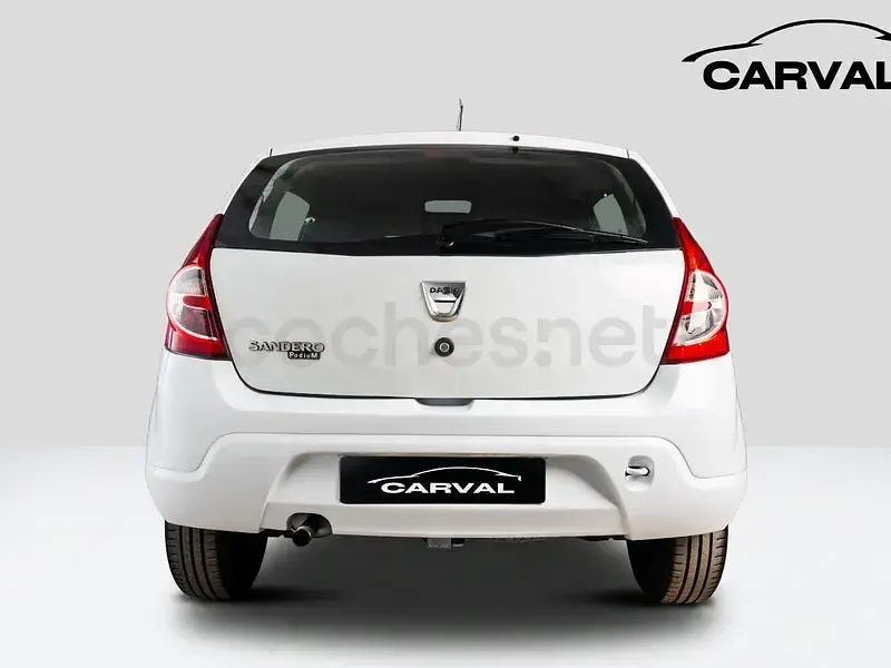 Käytetty Dacia Sandero 75 HP (55 kW) 2012 Valkoinen Sedan