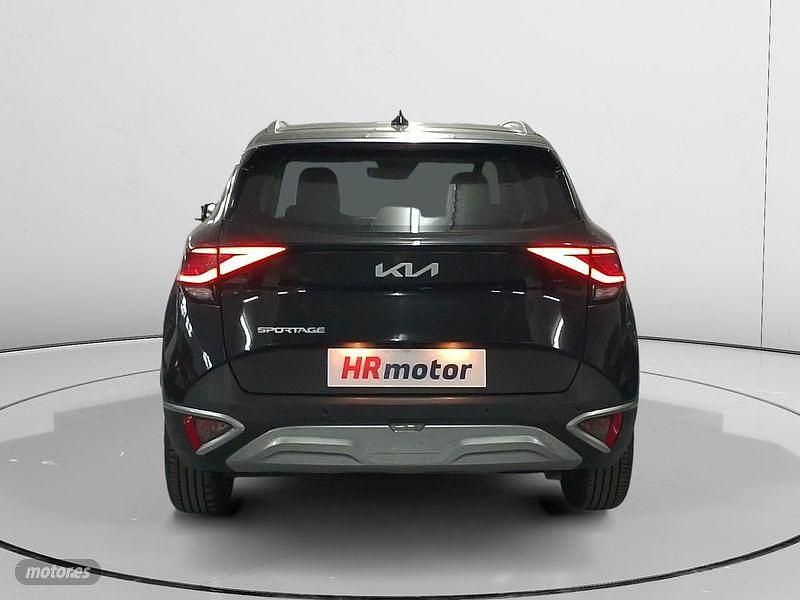 Usado Kia Sportage 136 CV (100 kW) 2022 Negro SUV