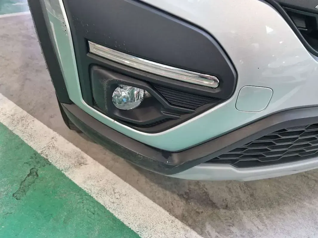 Usado Dacia Sandero Comfort 91 CV (66 kW) 2022 Gris higland Utilitario