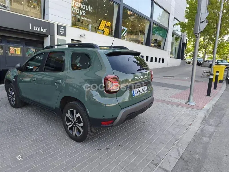 Usado Dacia Duster Extreme 100 CV (73 kW) 2024 Verde SUV