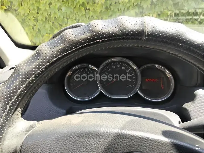 Usado Dacia Duster Ambiance 109 CV (80 kW) 2017 Gris / plata SUV