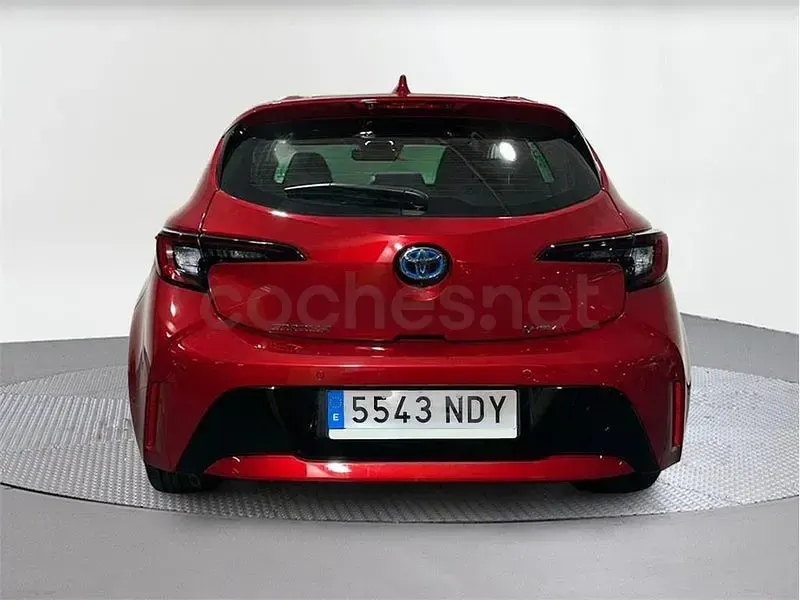Usado Toyota Corolla Active 140 CV (102 kW) 2025 Rojo Berlina