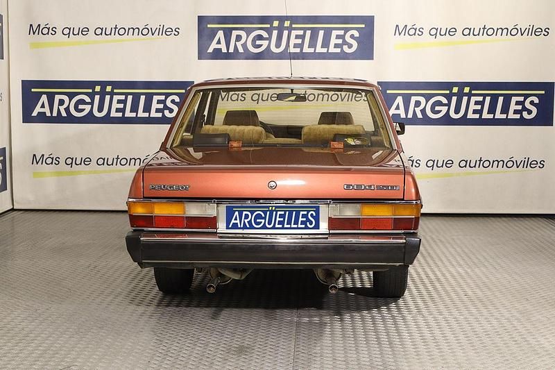 Usado Peugeot 604 GTi 155 CV (114 kW) 1981 Marrón Berlina