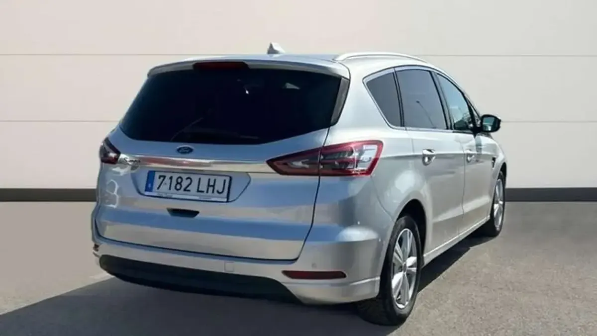 Usado Ford S-MAX Titanium 150 CV (110 kW) 2020 Plateado Monovolumen
