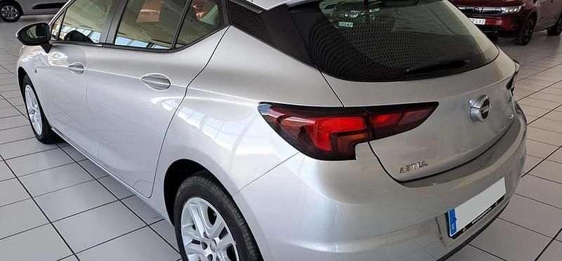 Usado Opel Astra Selective 110 CV (80 kW) 2016 Gris Berlina