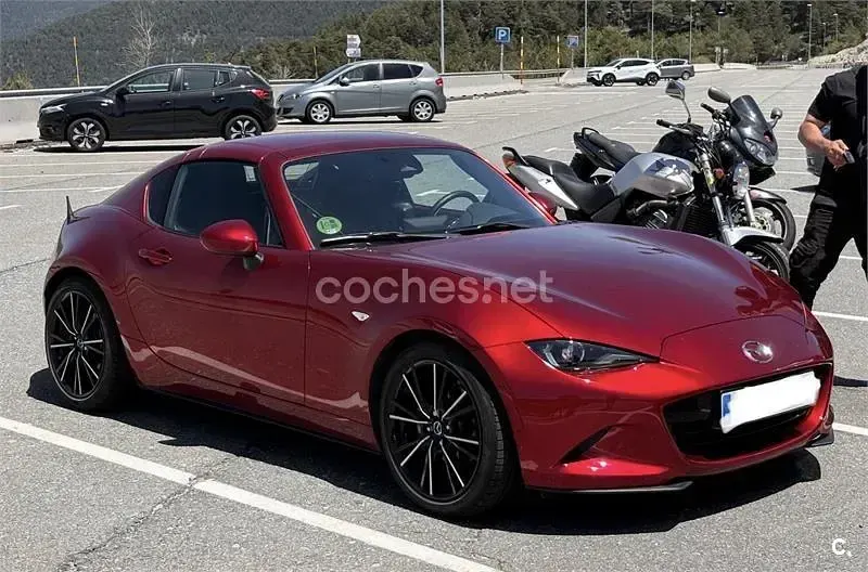 Usado Mazda MX5 Exclusive-Line 184 CV (135 kW) 2025 Rojo Descapotable