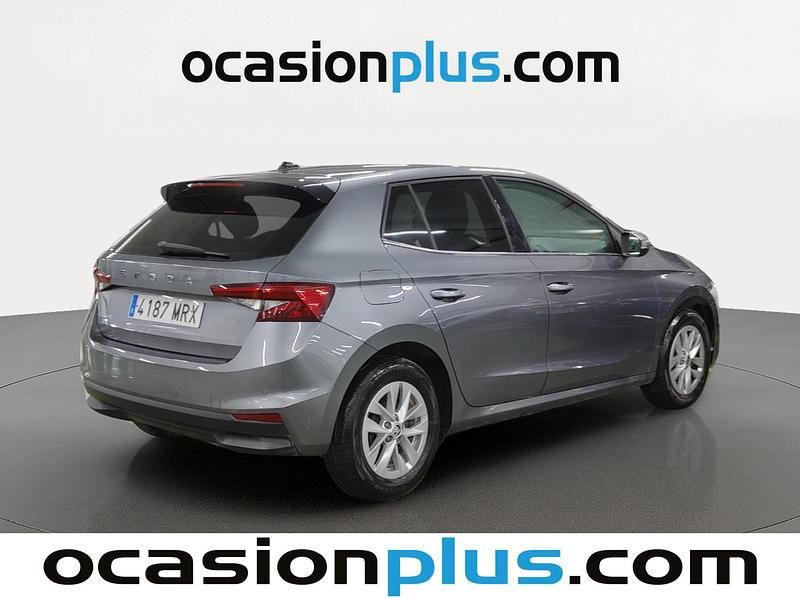 Usado Skoda Fabia Selection 95 CV (69 kW) 2024 Gris Berlina