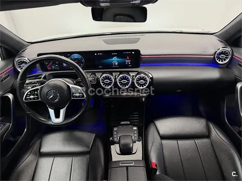 Usado Mercedes A180 116 CV (85 kW) 2020 Gris / plata Berlina