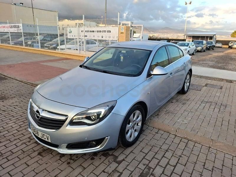 Usado Opel Insignia Business 120 CV (88 kW) 2016 Gris / plata Berlina