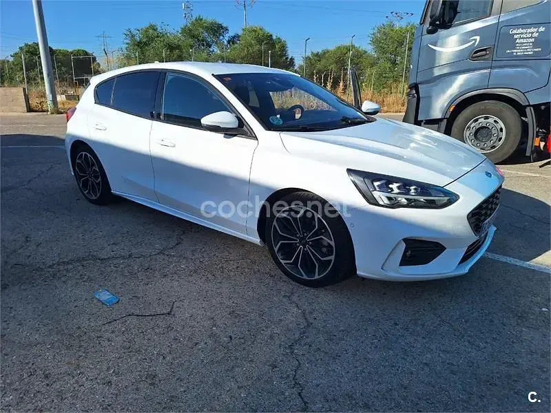 Usado Ford Focus ST-Line 125 CV (91 kW) 2019 Blanco Berlina