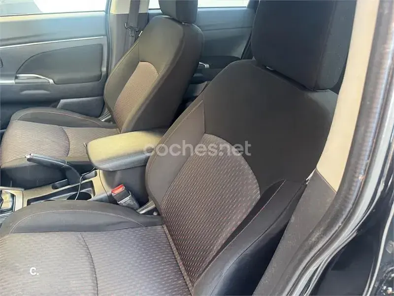 Usado Mitsubishi ASX 114 CV (83 kW) 2018 Negro SUV