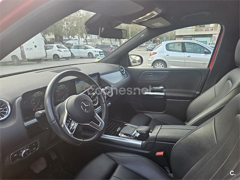 Begagnad Mercedes B180 122 HK (89 kW) 2019 Röd Minibuss