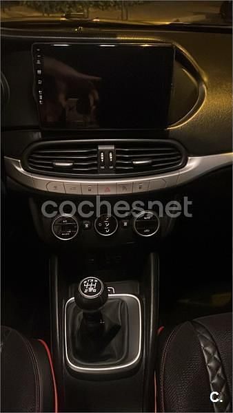 Usado Fiat Tipo Lounge 120 CV (88 kW) 2018 Negro Berlina