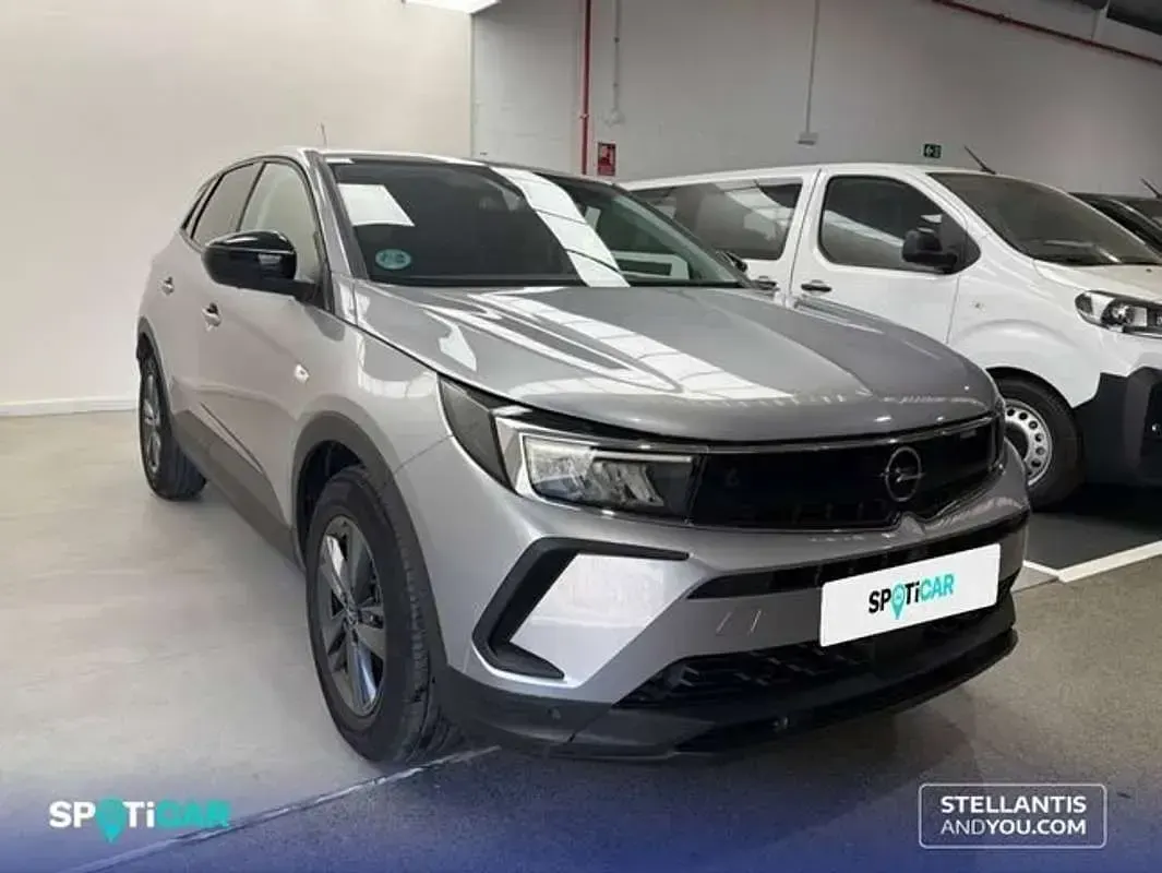 Usado Opel Grandland X Business Edition 131 CV (96 kW) 2022 Gris SUV