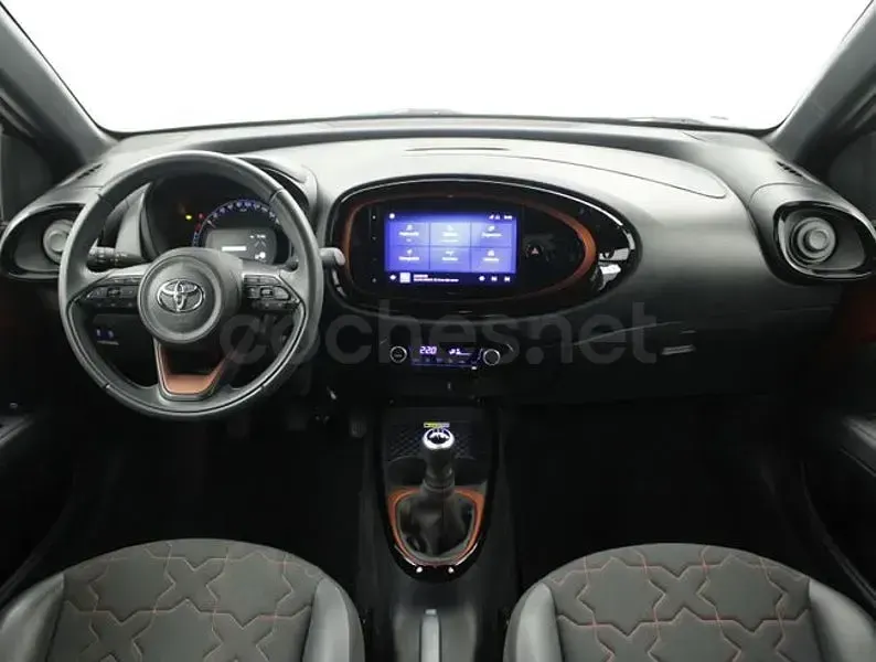 Usado Toyota Aygo X Edition 72 CV (52 kW) 2023 Marrón SUV