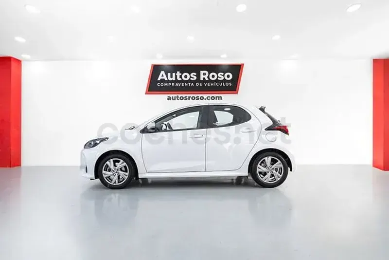 Usado Toyota Yaris 125 CV (91 kW) 2024 Blanco Utilitario