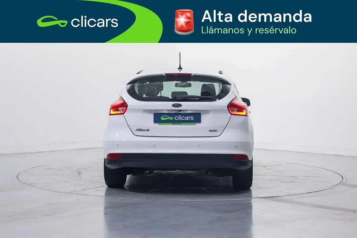 Usado Ford Focus Trend+ 125 CV (91 kW) 2018 Blanco Utilitario