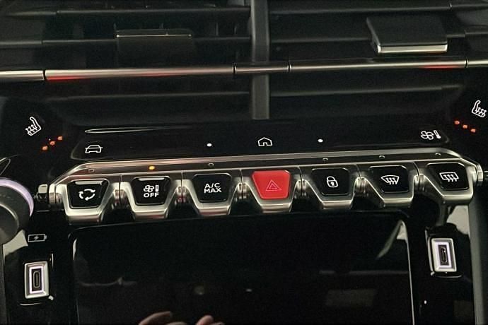 Amarillo Usado 2024 Peugeot e-208 GTi Utilitario | 27.990 € (Precio justo) - Imagen 1/4