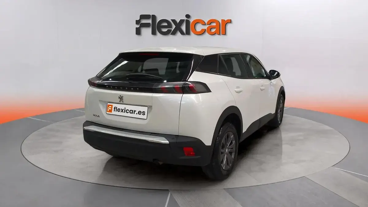 Usado Peugeot 2008 Active 101 CV (74 kW) 2021 Blanco SUV
