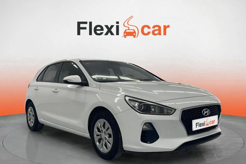 Blanco Usado 2018 Hyundai i30 Berlina | 11.490 € (Buen precio) - Imagen 1/4