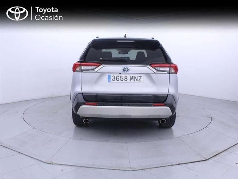 Usado Toyota RAV4 Hybrid Style 218 CV (160 kW) 2024 Plateado SUV