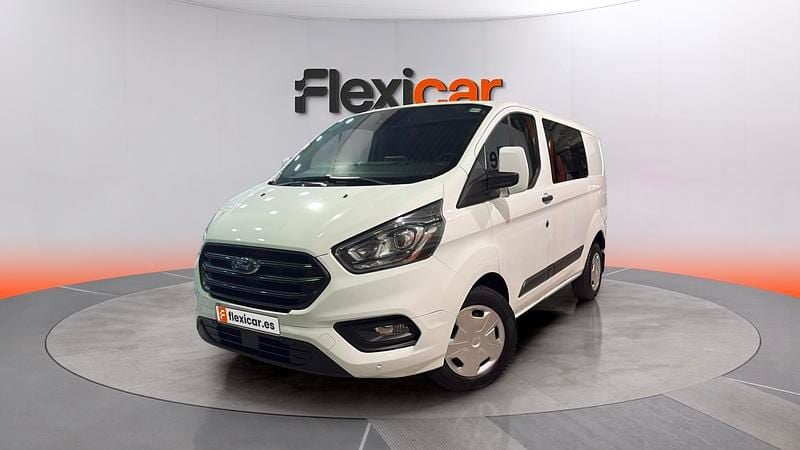 Usado Ford Tourneo Titanium 150 CV (110 kW) 2022 Blanco Monovolumen
