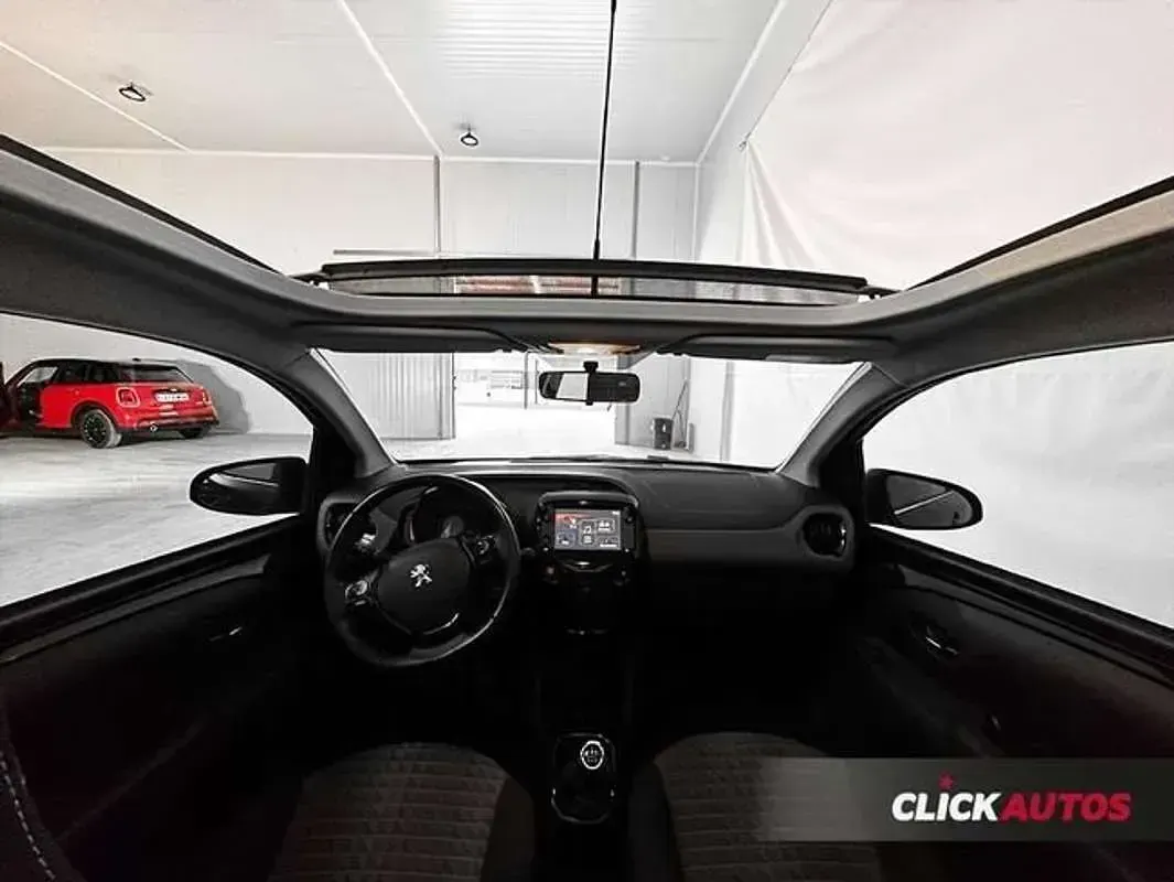 Usado Peugeot 108 Allure 72 CV (52 kW) 2021 Negro Utilitario