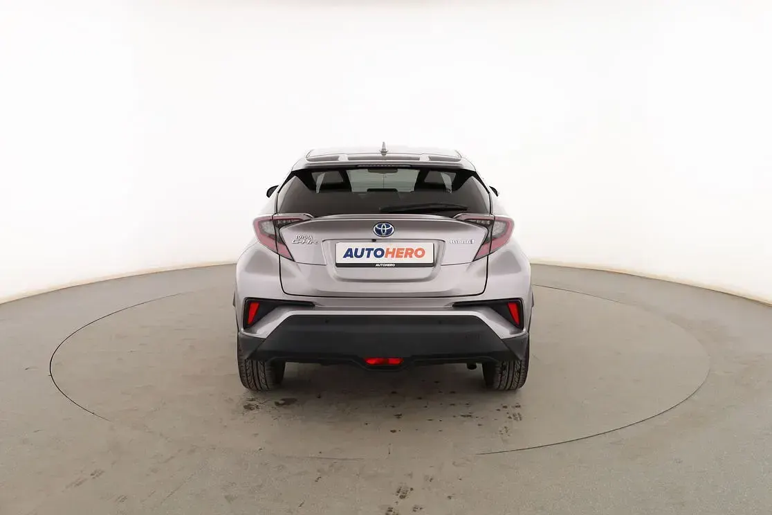 Usado Toyota C-HR Advance 122 CV (89 kW) 2018 Gris SUV