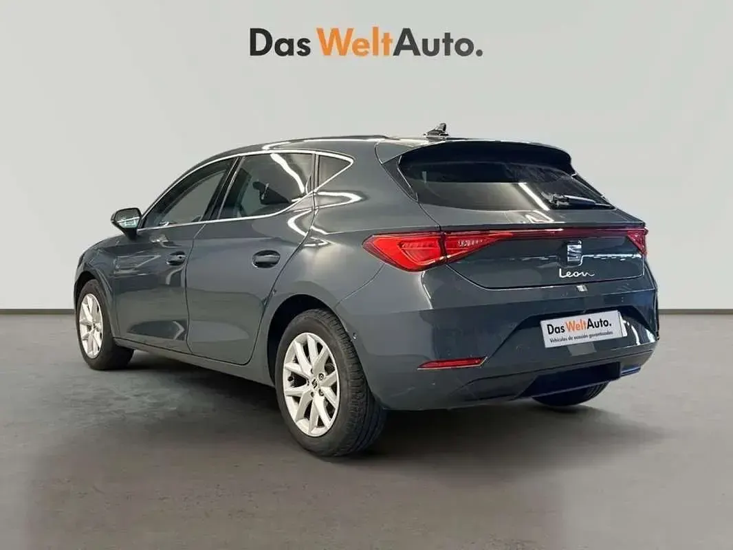 Usado Seat Leon ST Style 116 CV (85 kW) 2025 Azul Familiar