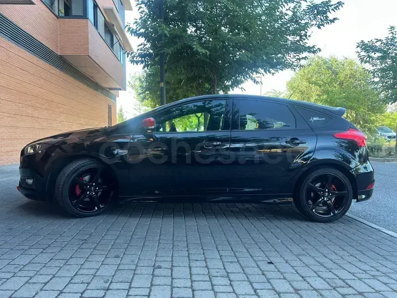 Usado Ford Focus ST-Line 125 CV (91 kW) 2017 Azul Berlina