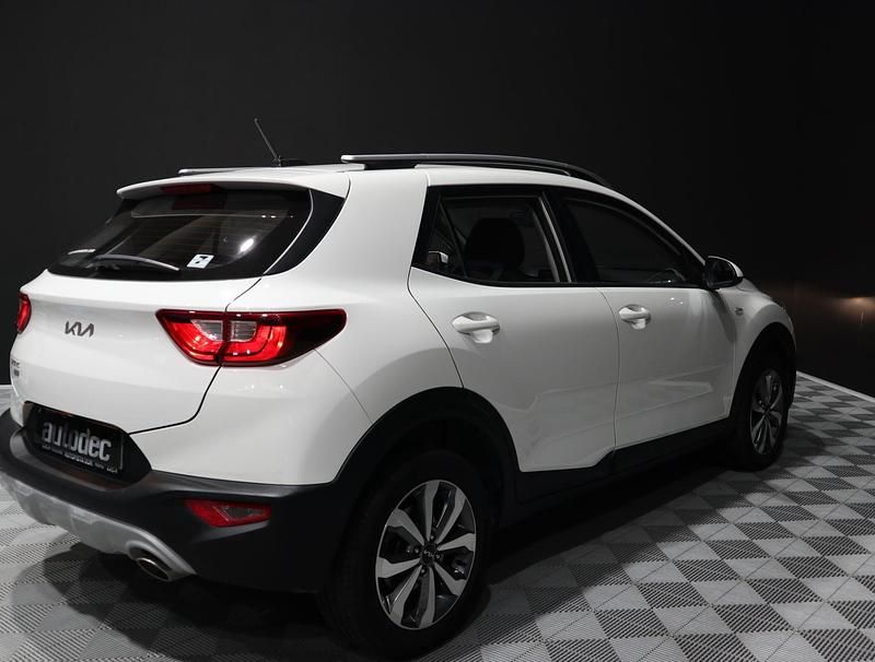 Usado Kia Stonic 100 CV (73 kW) 2024 Blanco SUV