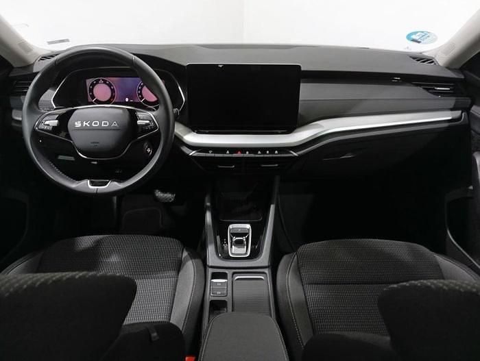 Usado Skoda Octavia Selection 150 HP (110 kW) 2025 Branco Citadino